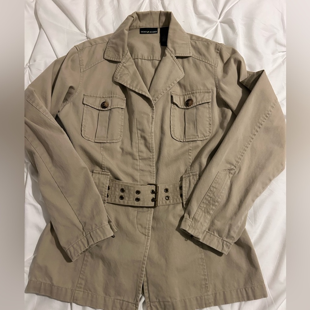 Trending—💕💕💕💕💕💕💕💕💕DKNY  Women's Tan Jacket ready for spring and summer
